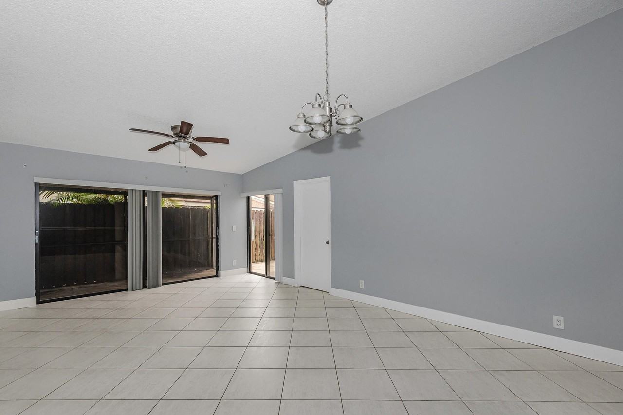 161 Meadows Dr #161 - Photo 6 of 26