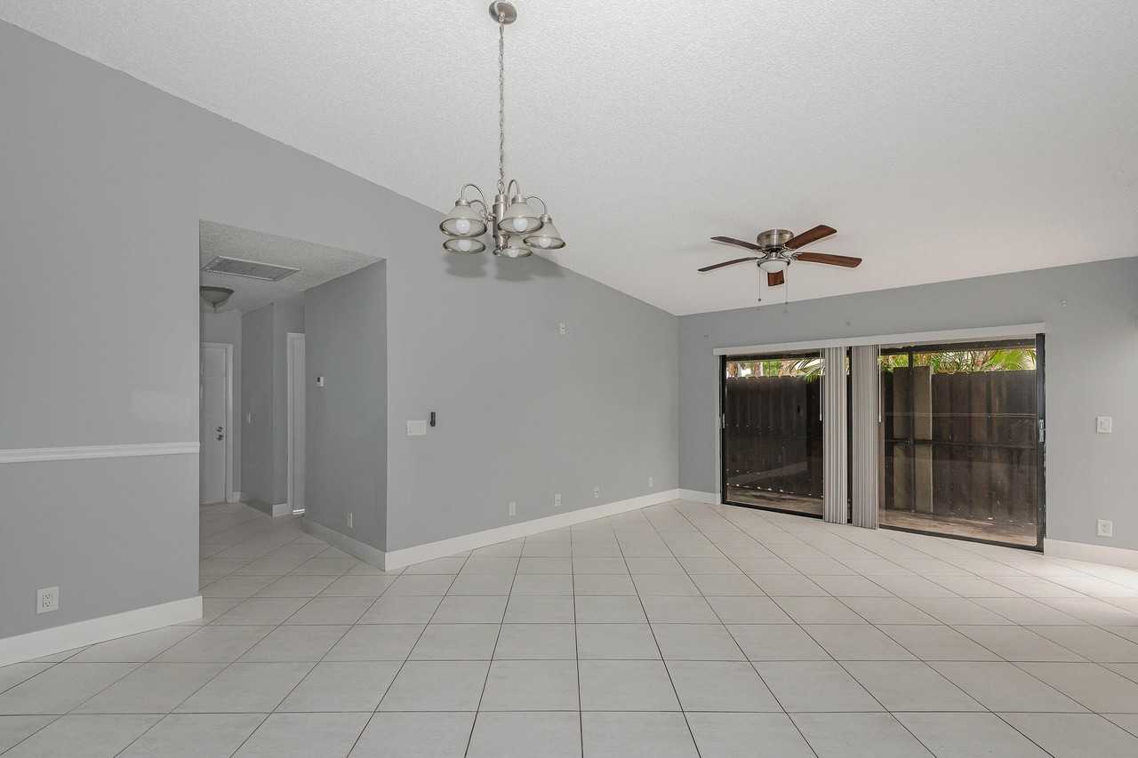 161 Meadows Dr #161 - Photo 7 of 26