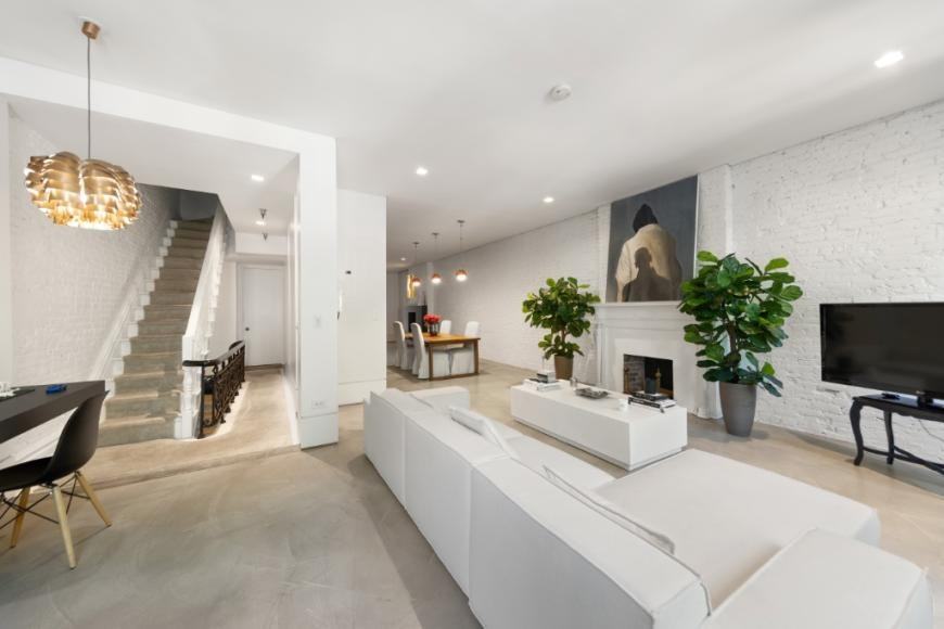 126 E 62nd St - Photo 5 of 10