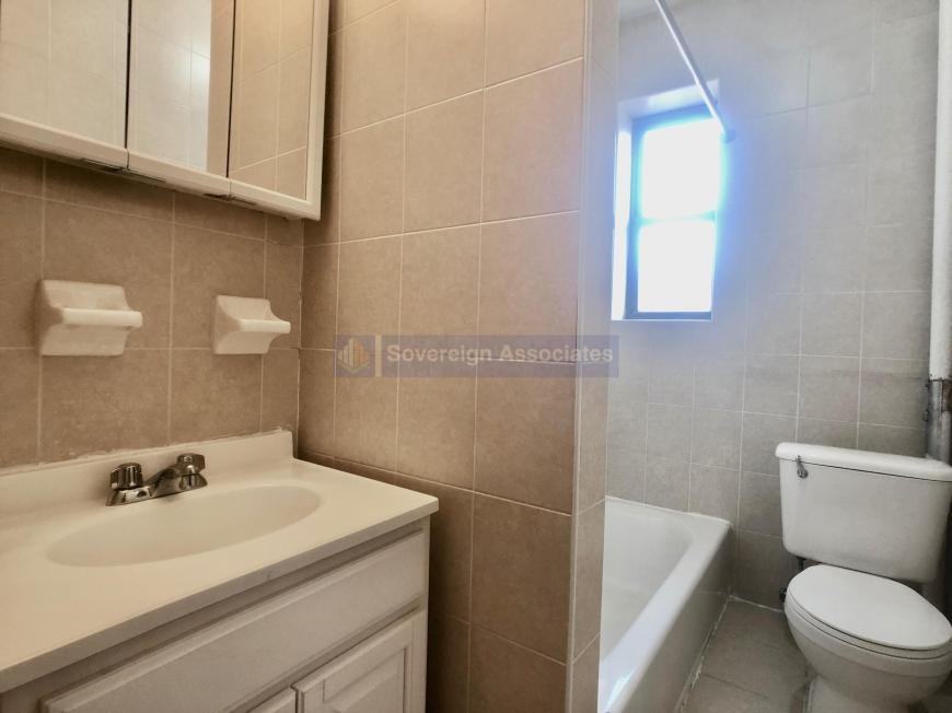 305 Convent Ave - Photo 5 of 10