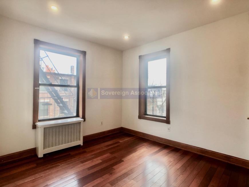 305 Convent Ave - Photo 6 of 10