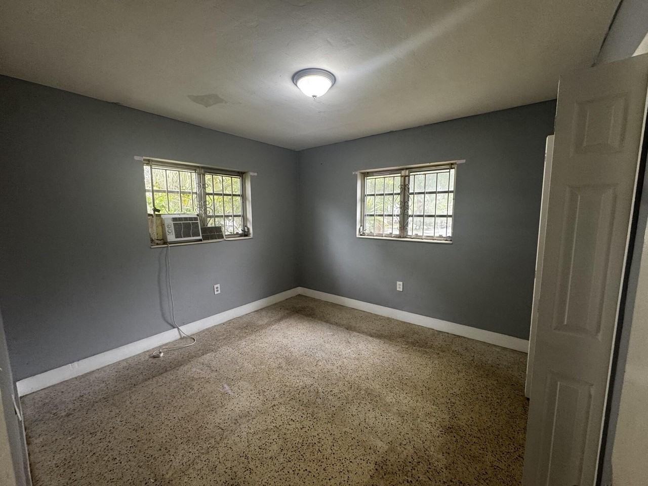 830 Nw 60th St - Photo 7 of 14