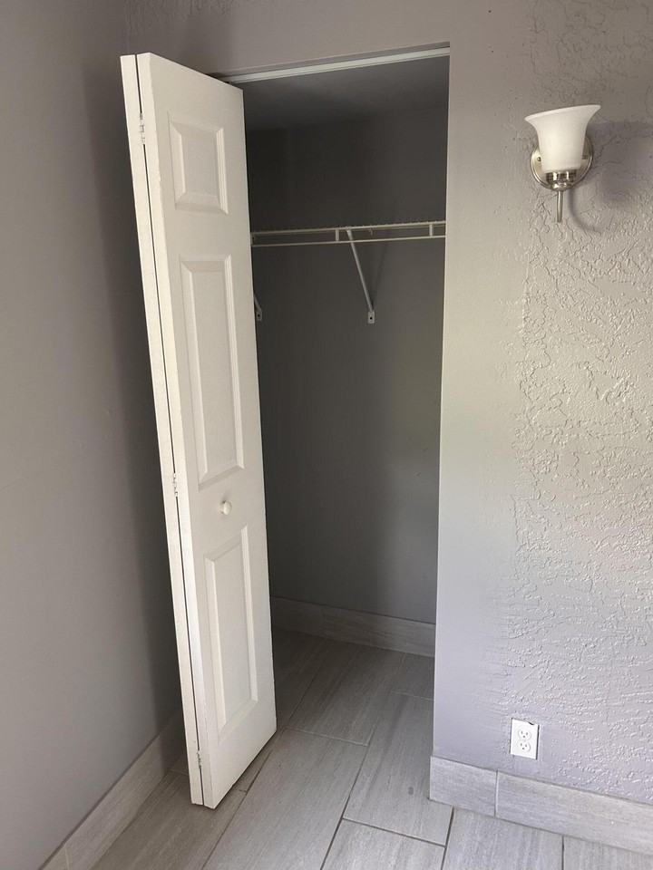 2029 Se Hideaway Cir - Photo 4 of 12
