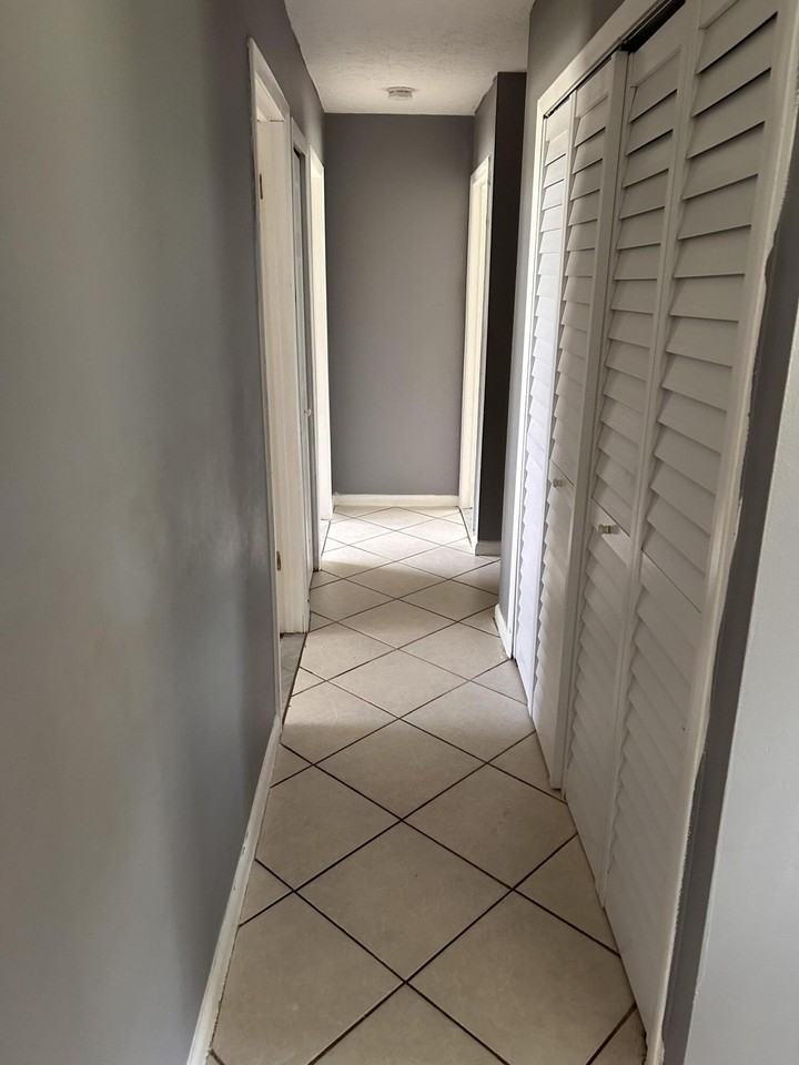 2029 Se Hideaway Cir - Photo 5 of 12
