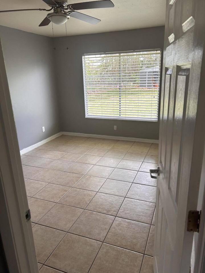 2029 Se Hideaway Cir - Photo 6 of 12