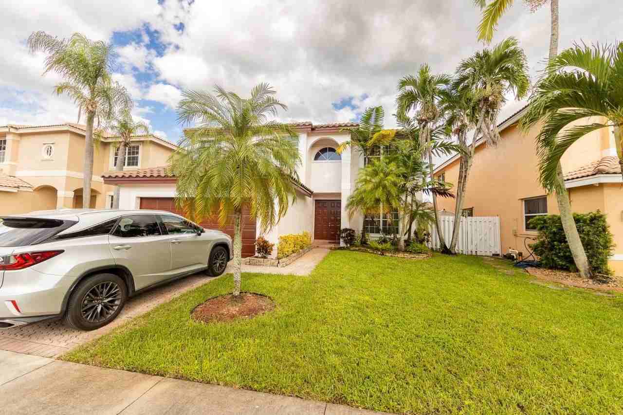 3375 Sw 181st Ter - Photo 3 of 39