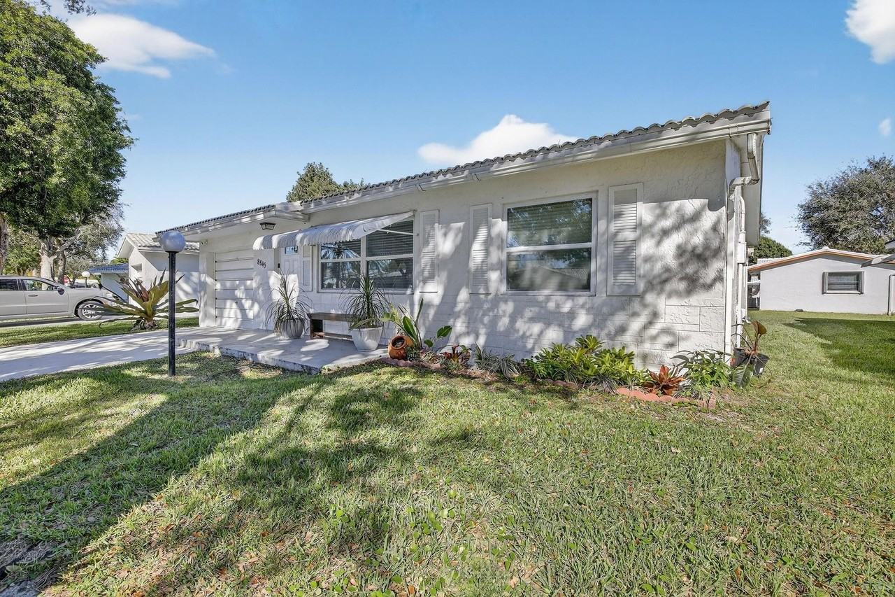 8845 Nw 14th St - Photo 5 of 50