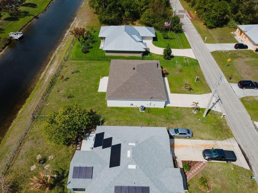 138 Sw Carter Ave - Photo 7 of 50
