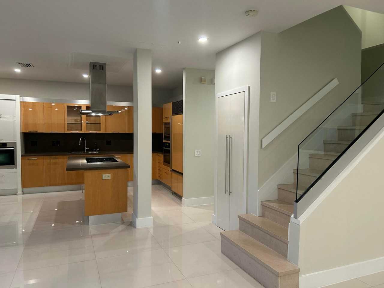 1094 Bluewood Ter - Photo 4 of 6