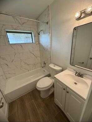 815 Dundas Ct #B - Photo 3 of 5