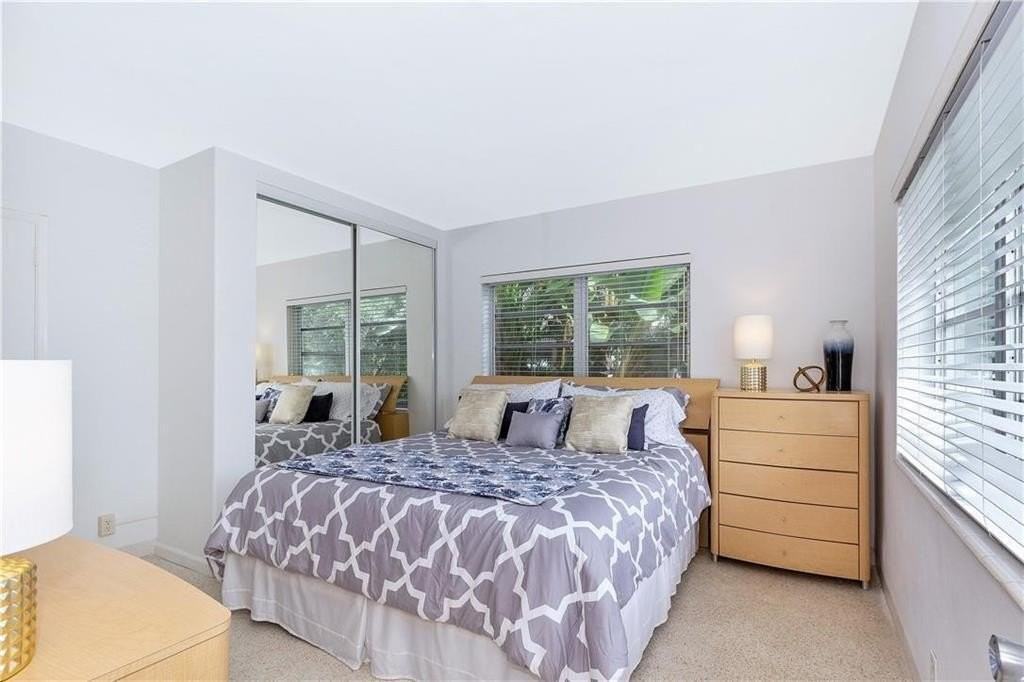 125 Isle Of Venice Dr #4 - Photo 4 of 10