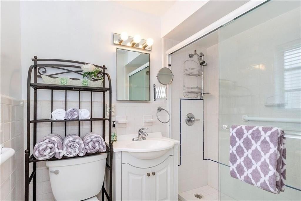 125 Isle Of Venice Dr #4 - Photo 6 of 10