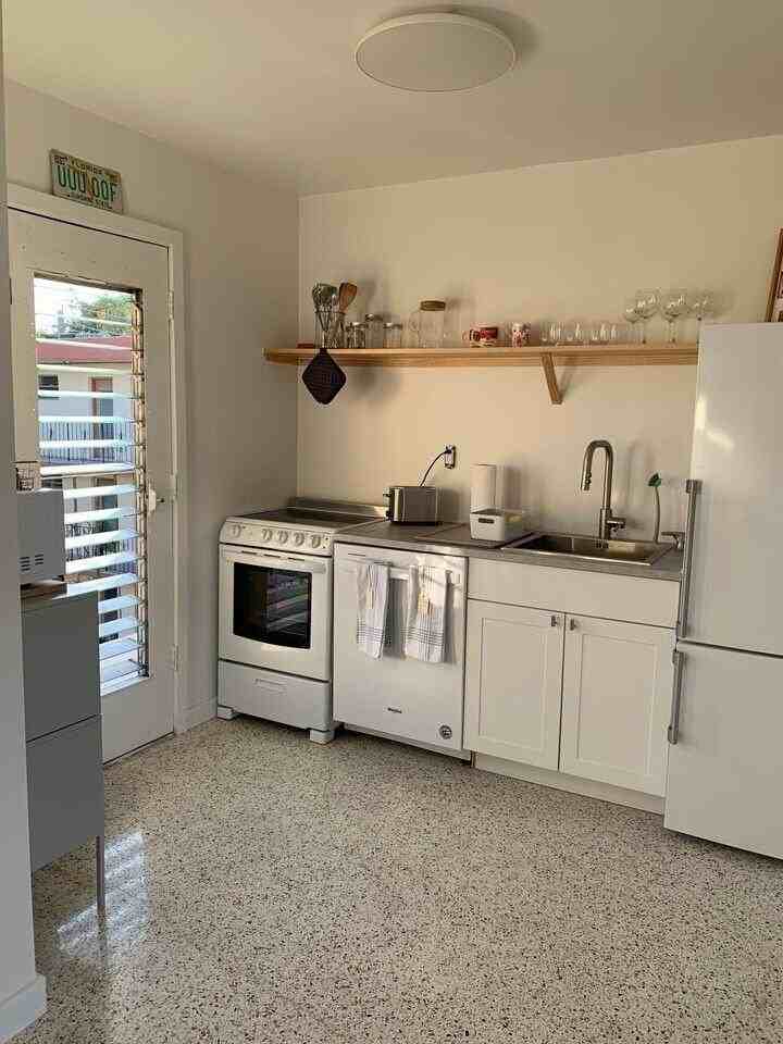 649 Sw 9th St #301 - Photo 4 of 9