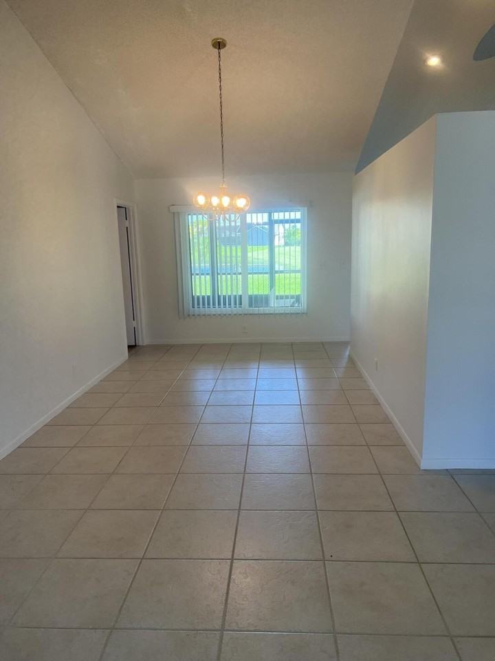6039 Sunberry Cir - Photo 4 of 13