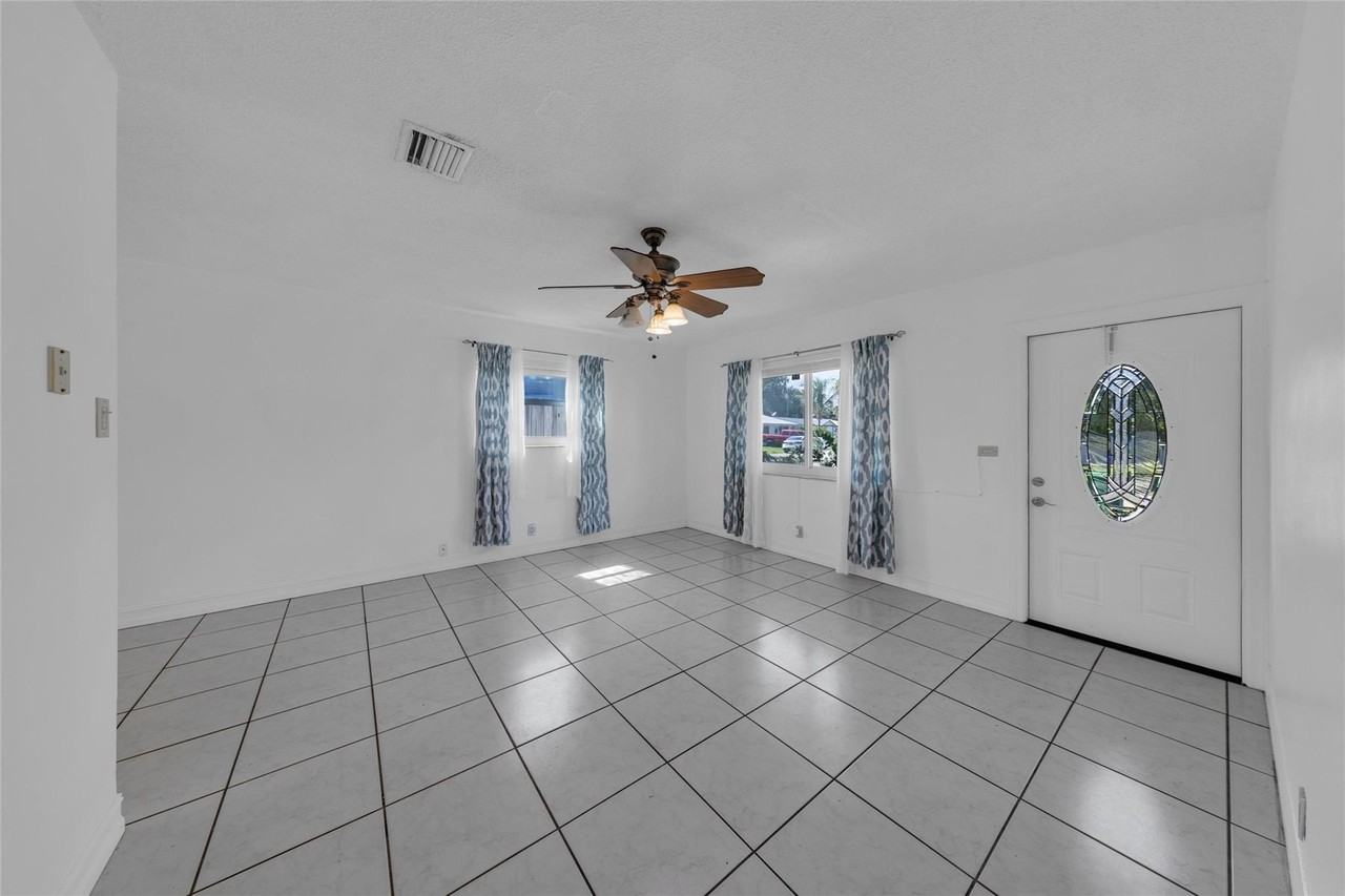 1906 Nw 45th Ct - Photo 4 of 25