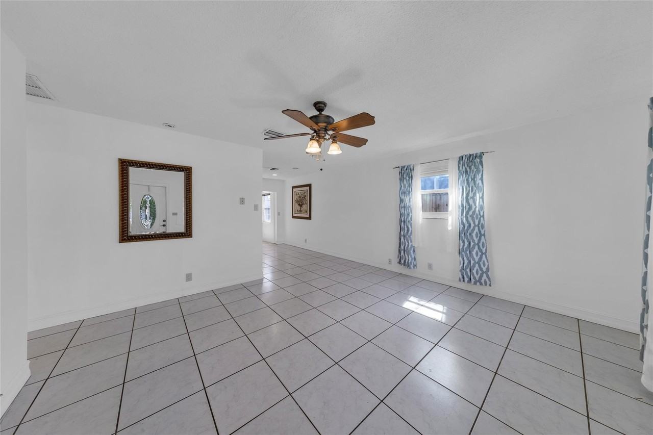 1906 Nw 45th Ct - Photo 6 of 25