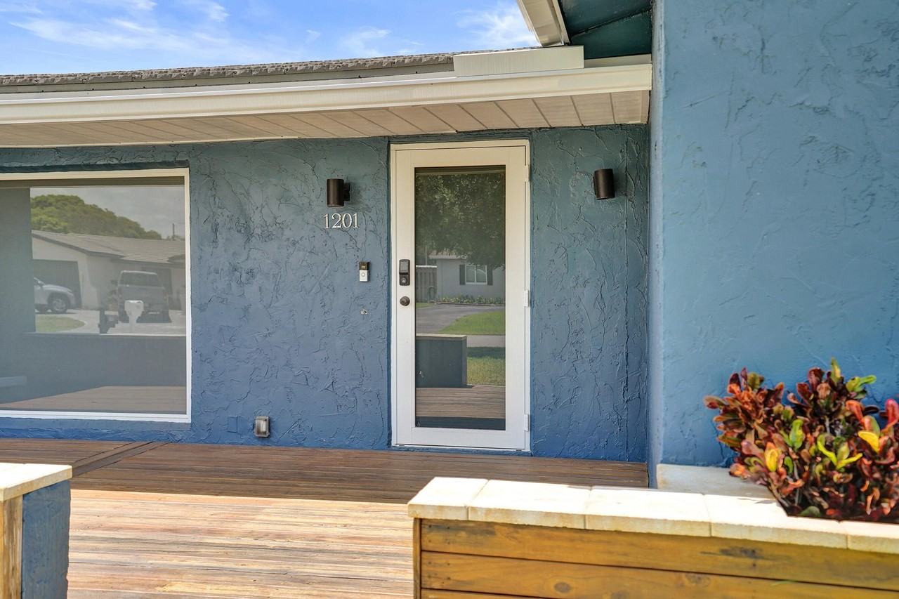 1201 Sw 28th Ave - Photo 4 of 50