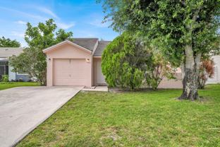 5864 Strawberry Lakes Cir - Photo 1 of 1