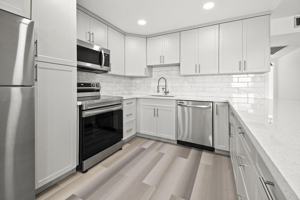 featured image of 4047 Lincoln C #C