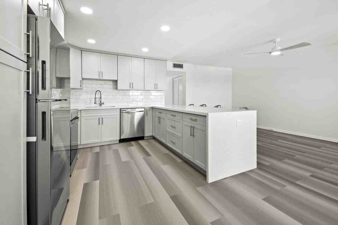 4047 Lincoln C #C - Photo 4 of 50
