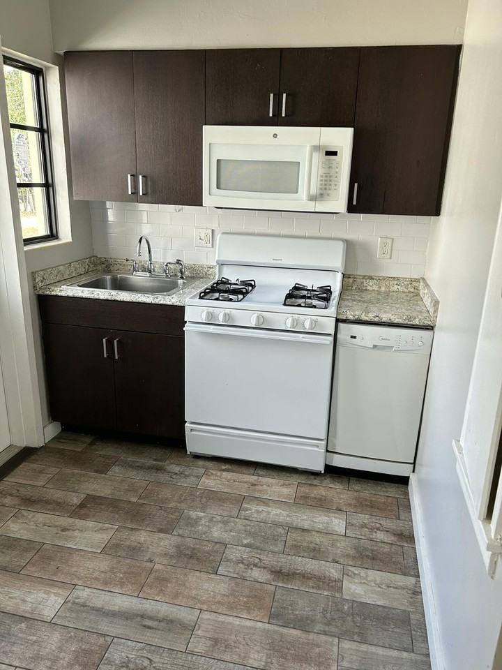 214 S Palmway - Photo 6 of 10