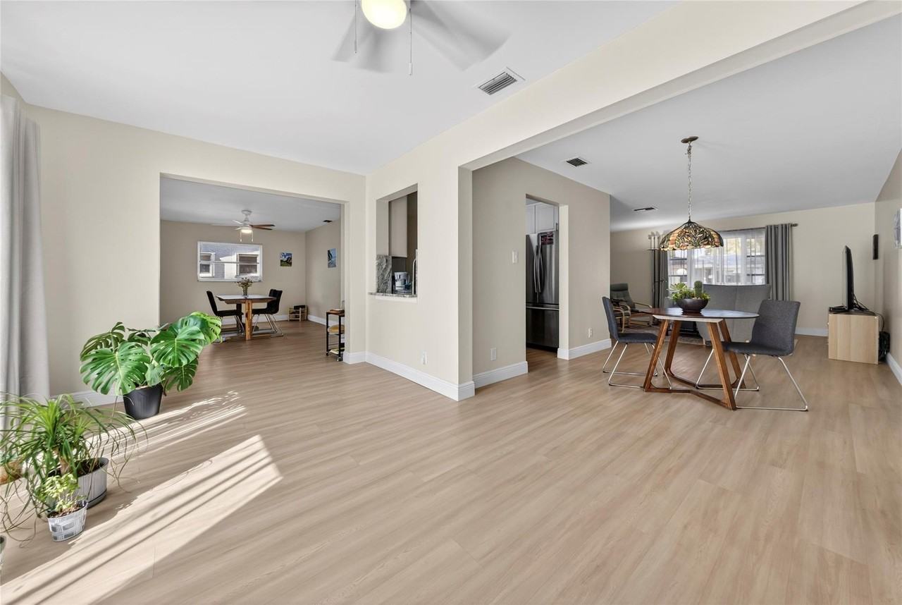 8950 Nw 13th St - Photo 6 of 38