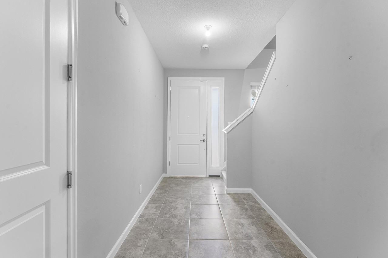 16474 Helix Ct - Photo 6 of 48