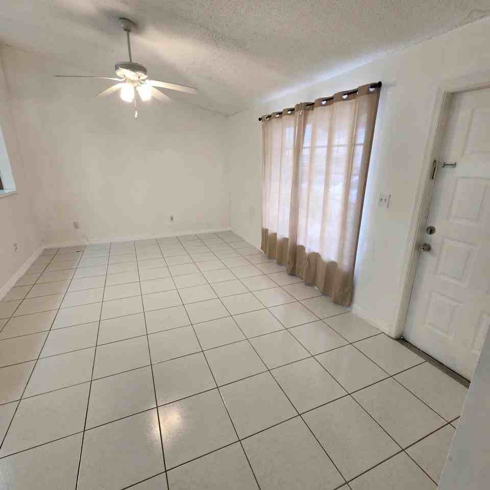 500 Ne 3rd St #109 - Photo 3 of 22