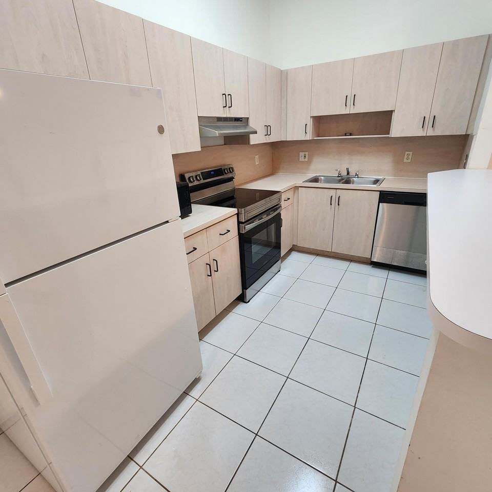 500 Ne 3rd St #109 - Photo 4 of 22