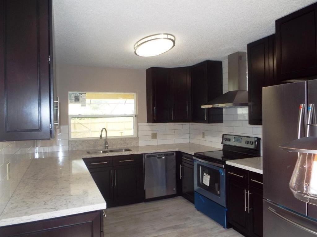 1268 Pinetta Cir - Photo 3 of 18
