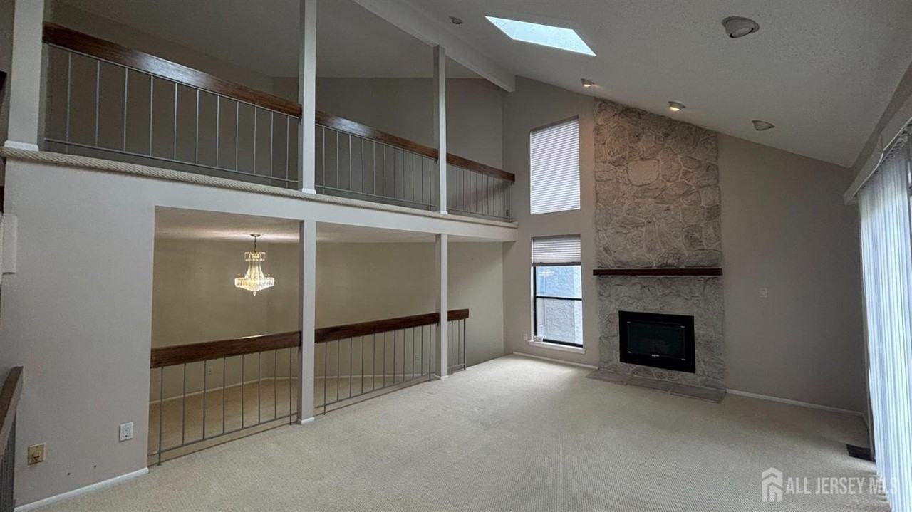 178 Linda Ln - Photo 3 of 17