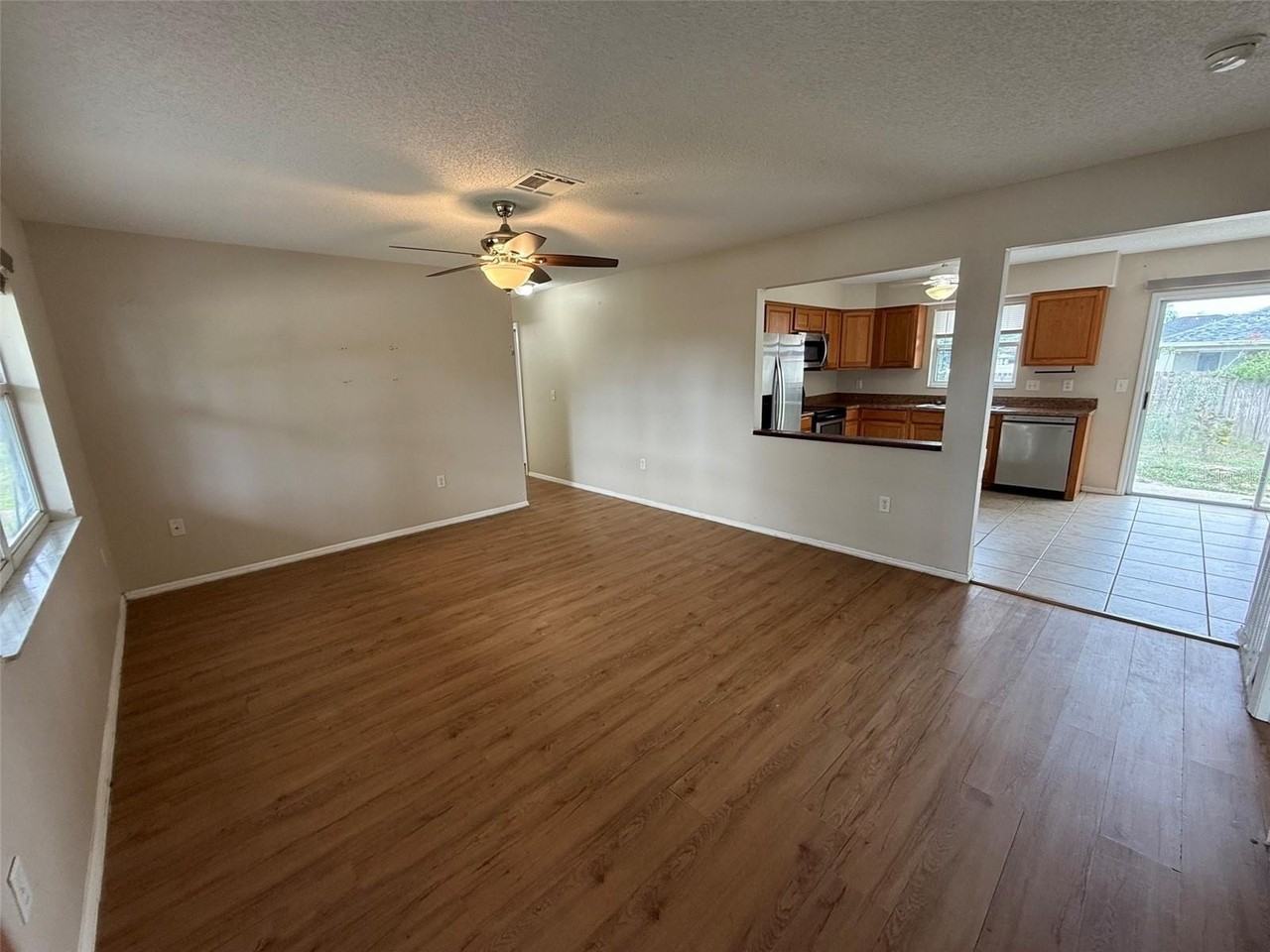 855 Jamaica Rd - Photo 4 of 19