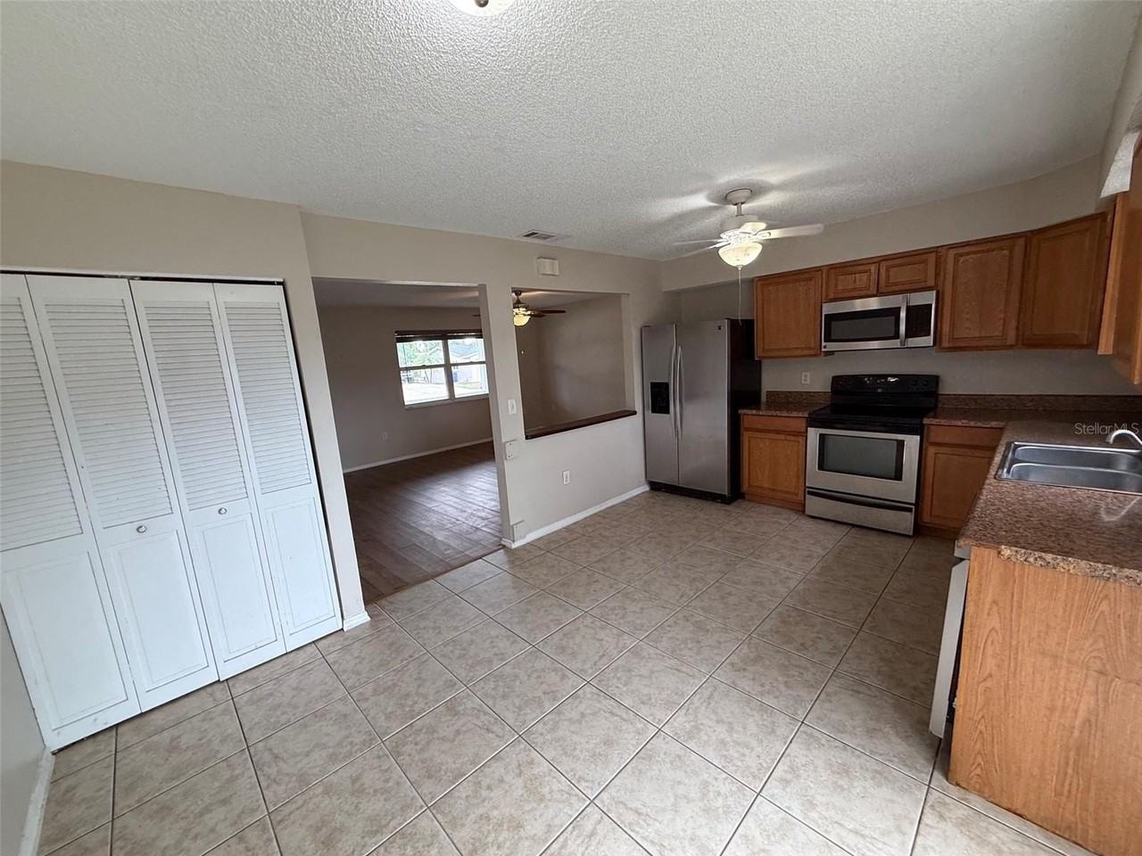 855 Jamaica Rd - Photo 5 of 19