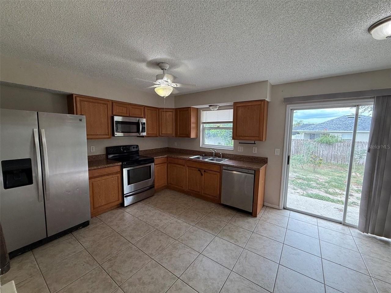 855 Jamaica Rd - Photo 6 of 19