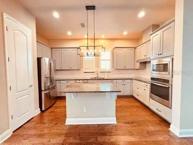 7761 Laureate Blvd - Photo 3 of 19