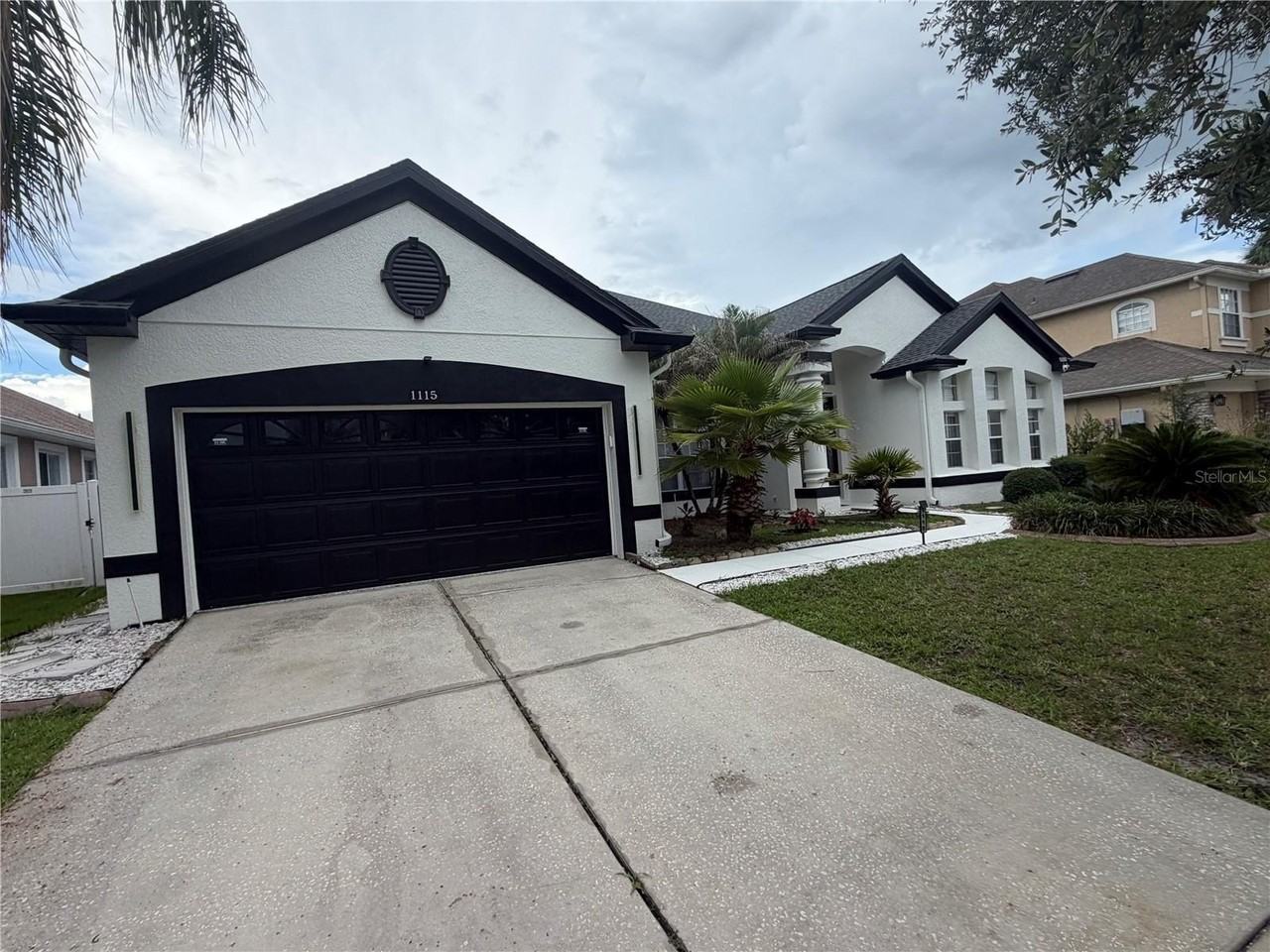 1115 Landale Ct - Photo 3 of 32