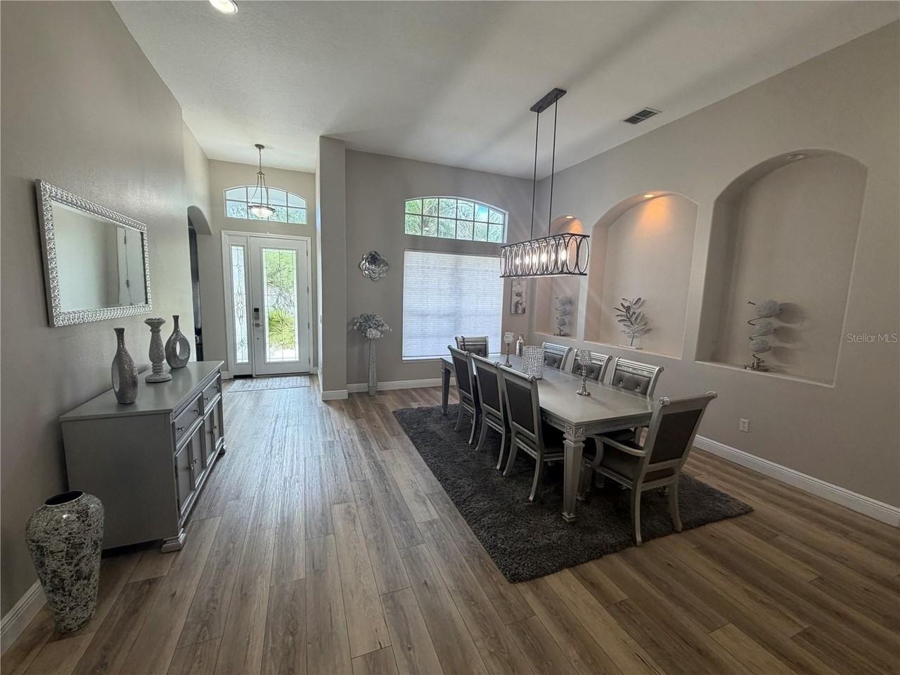 1115 Landale Ct - Photo 5 of 32