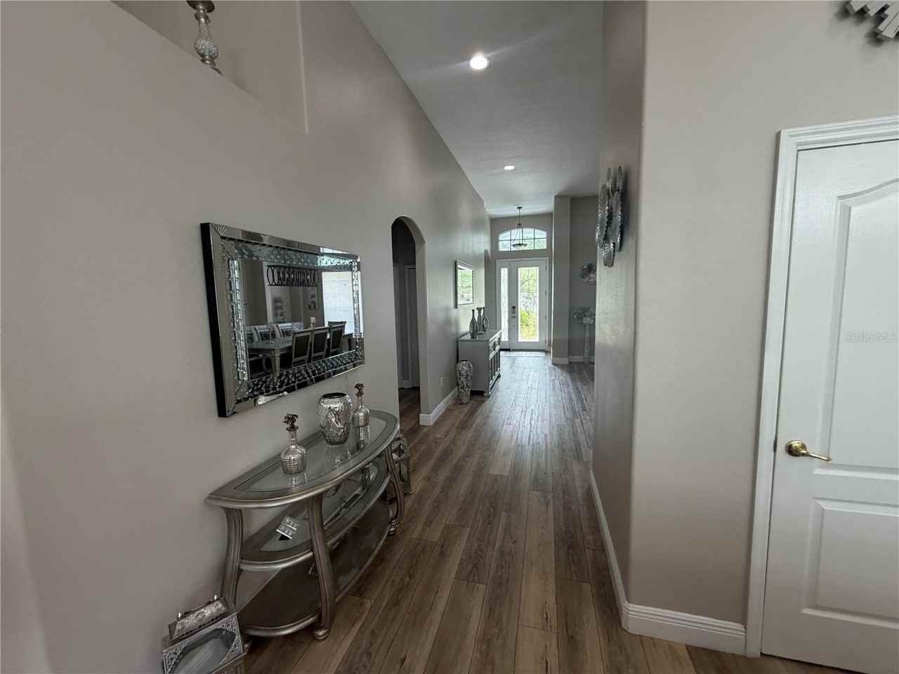 1115 Landale Ct - Photo 7 of 32
