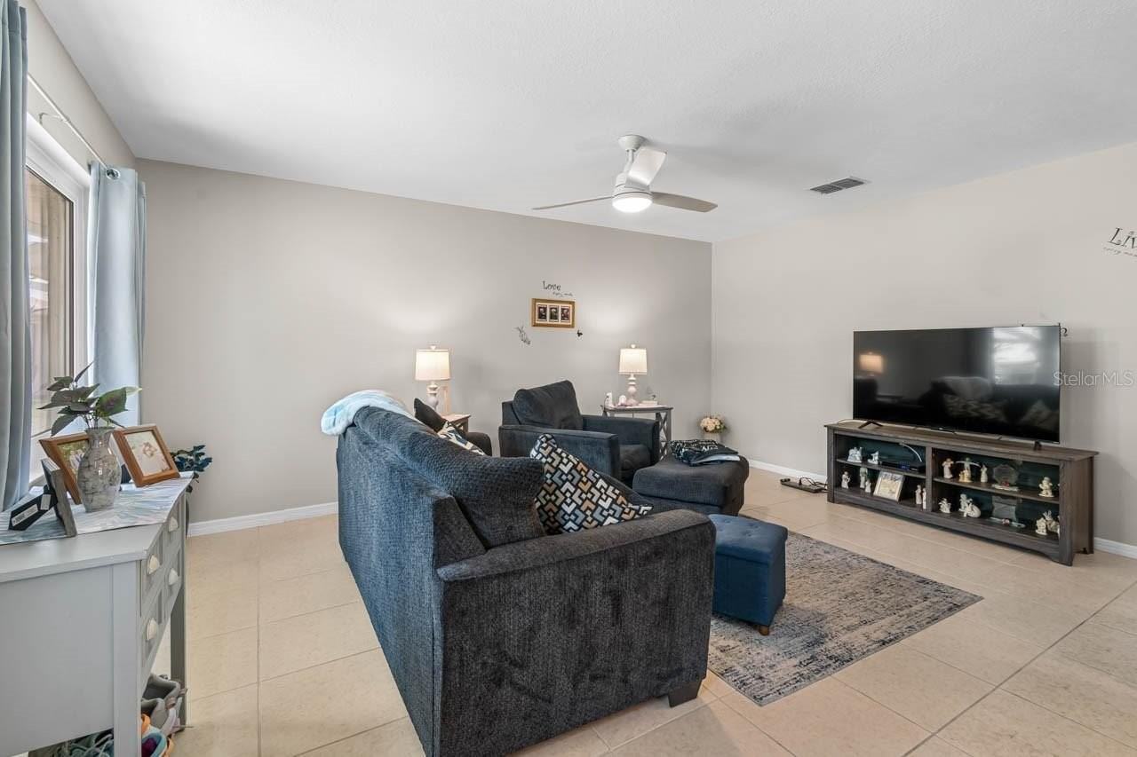 1906 Canterbury Ln #26 - Photo 3 of 50