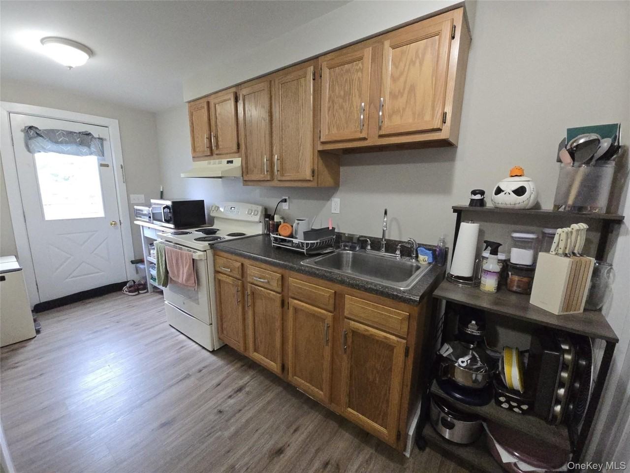 174 Clinton St - Photo 2 of 15