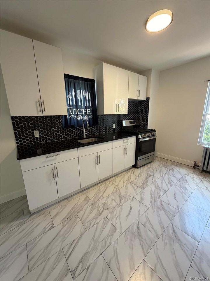 15020 118th Ave - Photo 3 of 14