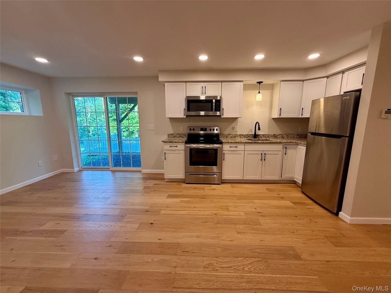 1230 Mountain Rd - Photo 2 of 7