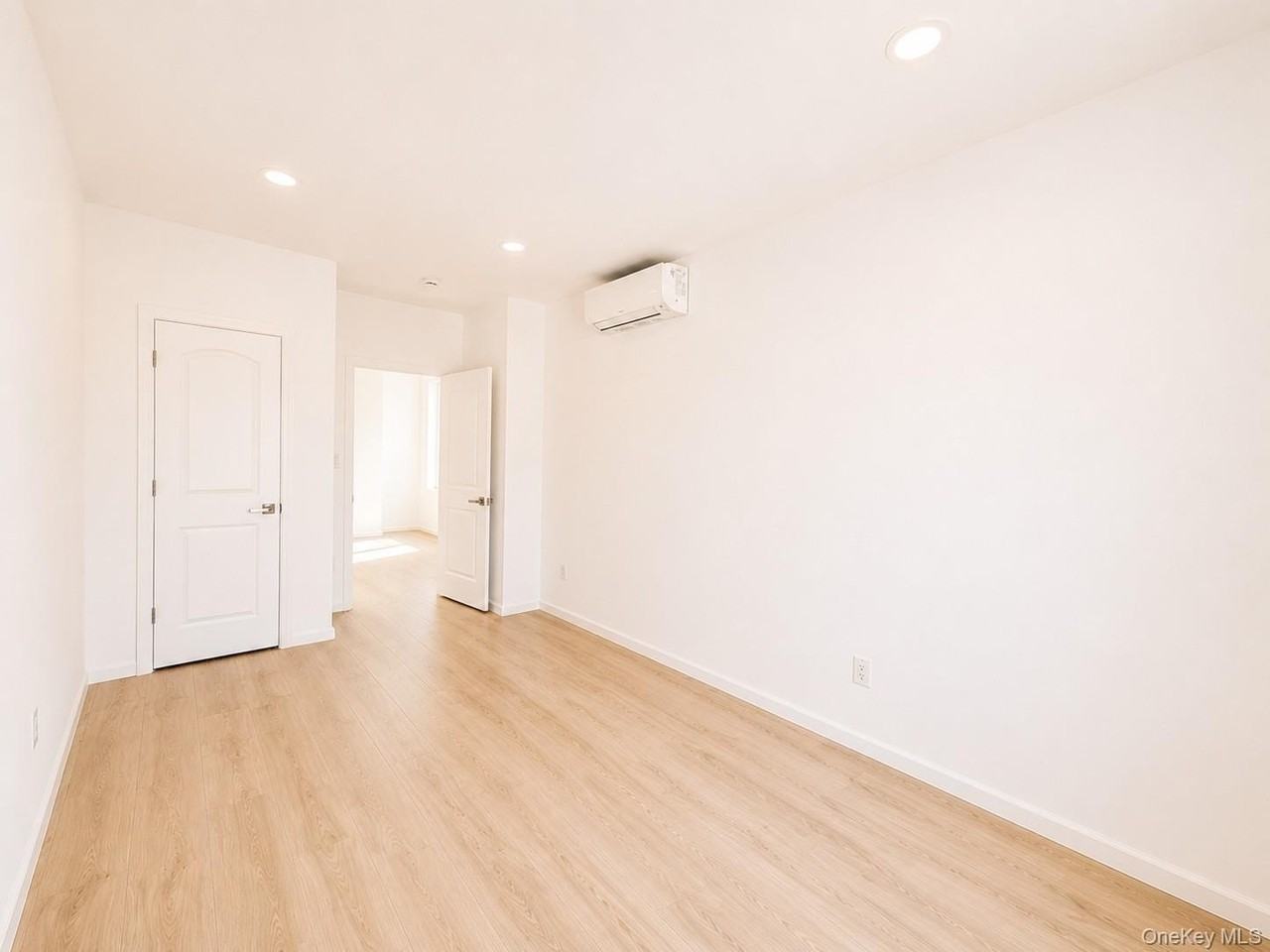 6946 64th St #2R - Photo 4 of 8