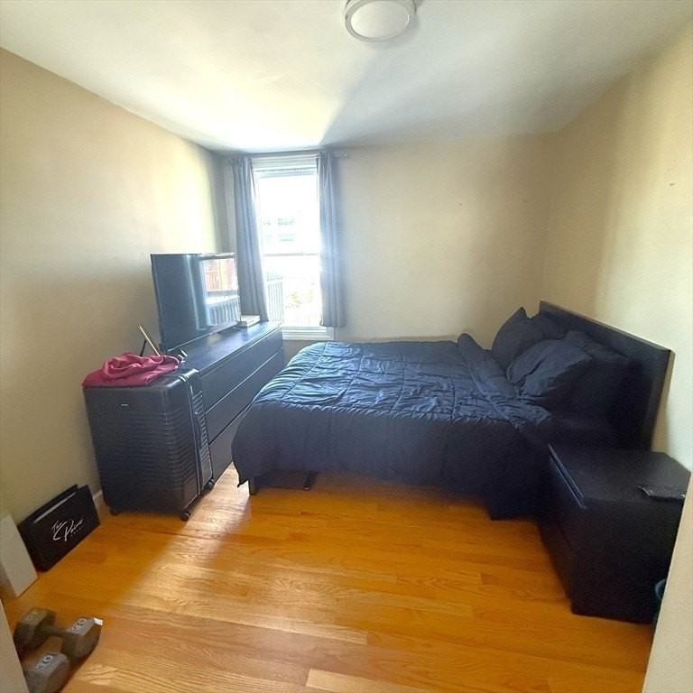 518 E 3rd St #1 - Photo 4 of 7