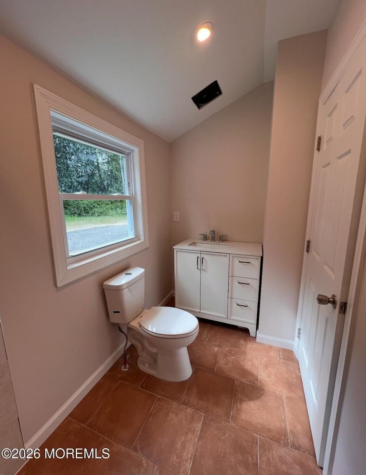 150 Belmar Blvd - Photo 7 of 10