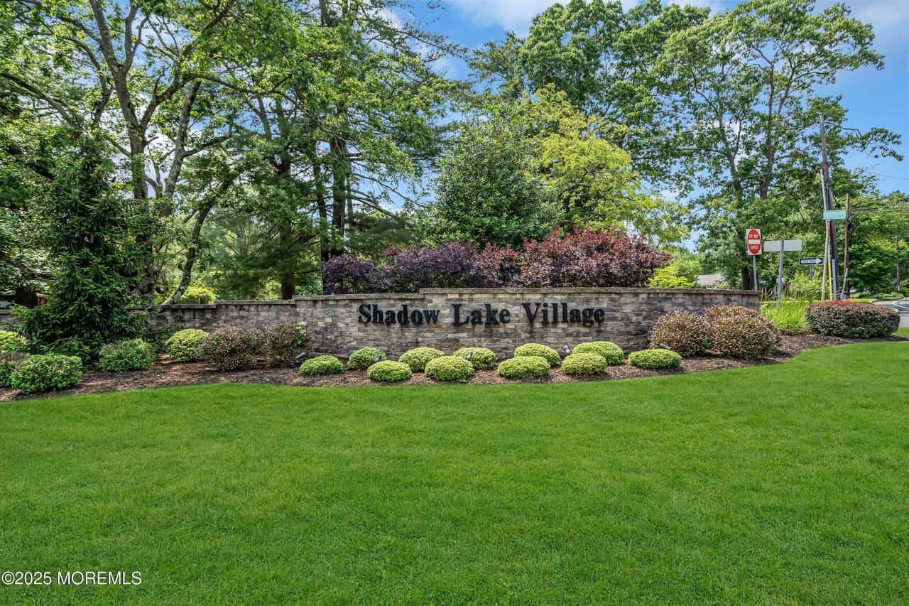 34 Lexington Ct