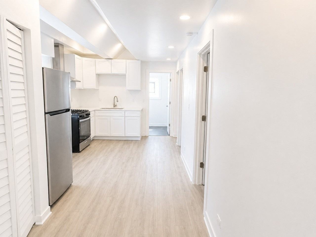 4519 W Thomas St #2 - Photo 3 of 8