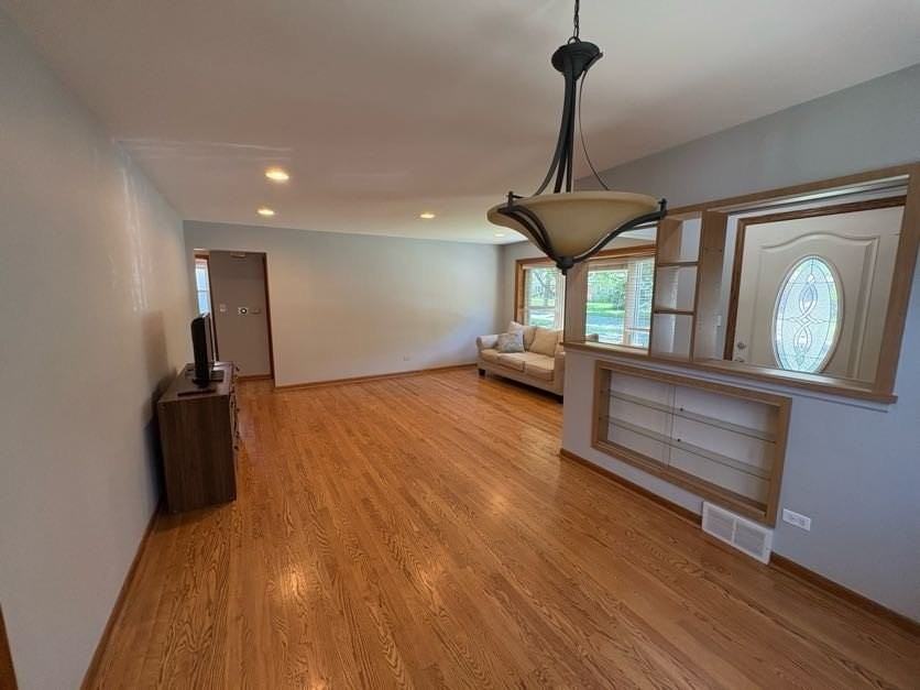 126 N Illinois Ave - Photo 3 of 17