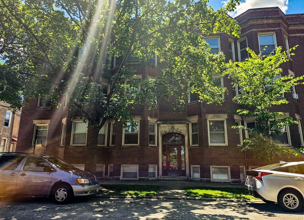 2327 W 35th Pl #3