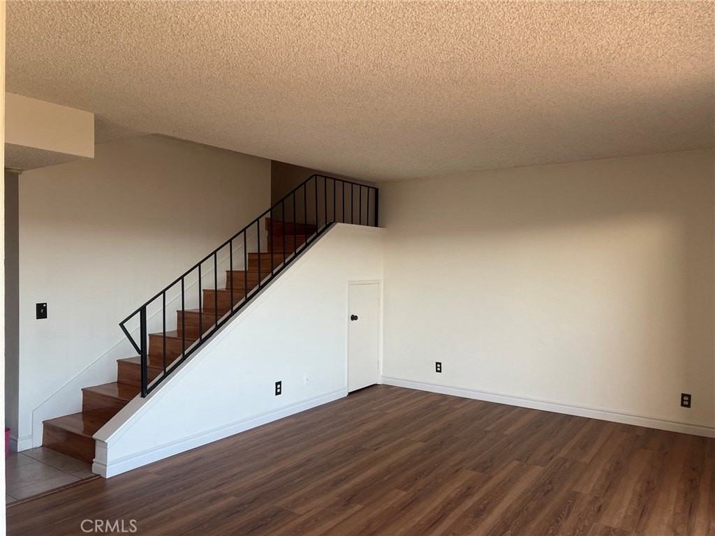 238 Hillcrest Dr - Photo 5 of 28